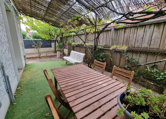 Large Family House 300m From The *