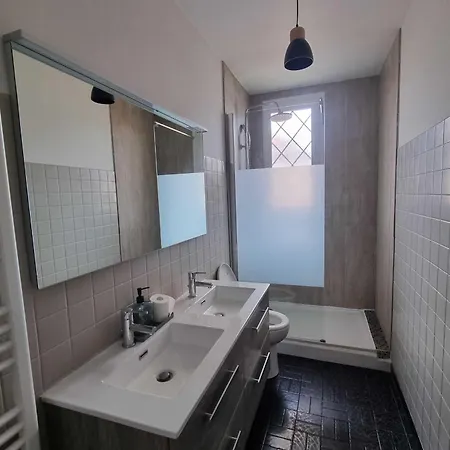 Large Family House 300m From The 別荘 *