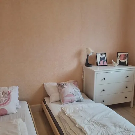 Large Family House 300m From The * آركاشو