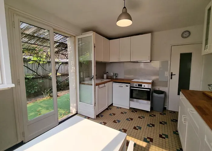 Large Family House 300m From The アルカション